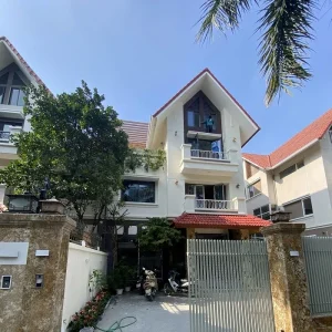 Cap den led thiet bi dien biet thu tai An Hung 12 e1743050502607