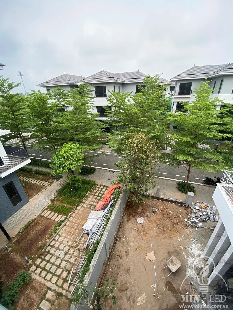 Cung cap den led thiet bi dien tai splendora 1