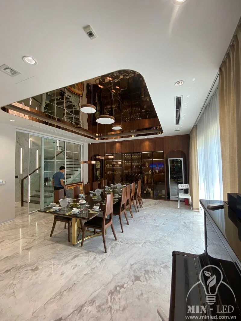 Cung cap den led thiet bi dien tai splendora 7