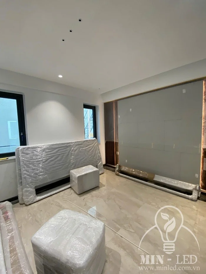 MinLed cap den thiet bi dien biet thu song lap tai KDT Geleximco 9