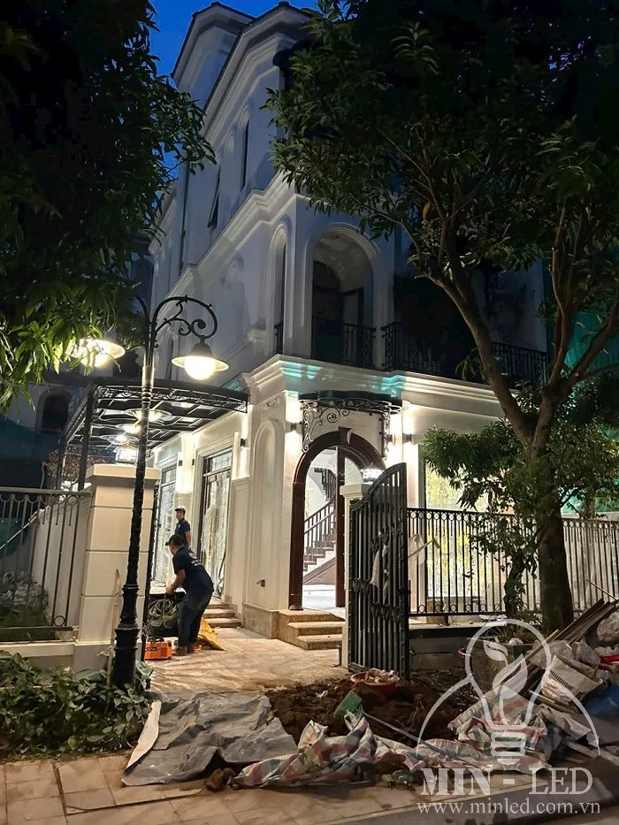 Minled cap den led thiet bi dien cong trinh Oceanpark 2
