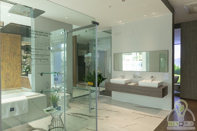 Minled cung cap den led showroom thiet bi ve sinh grohe 4