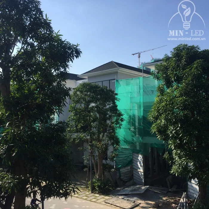 cung cap den led va thiet bi dien cho biet thu tai ecopark 4