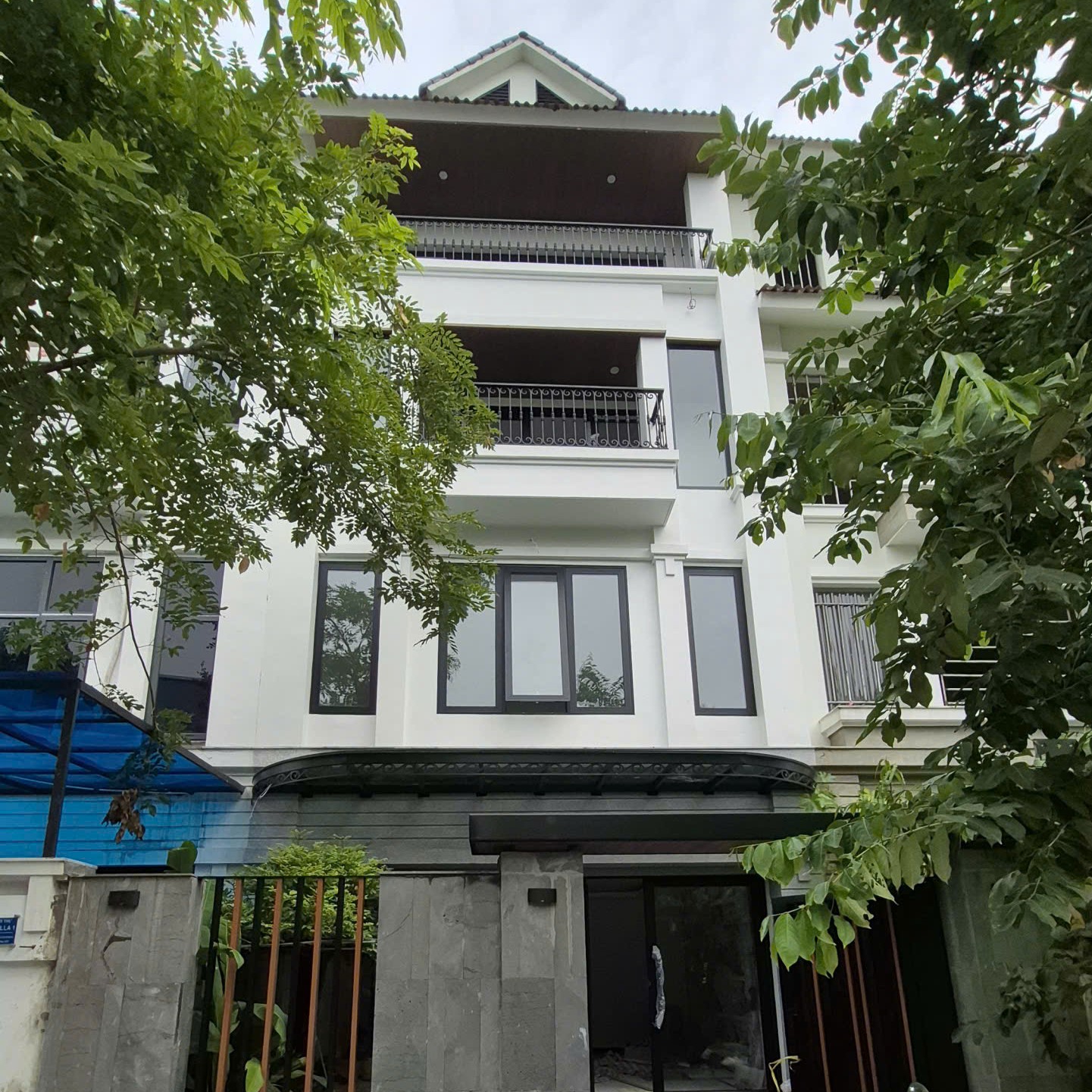 Cap den led cong trinh anh Hoang Hanh 2
