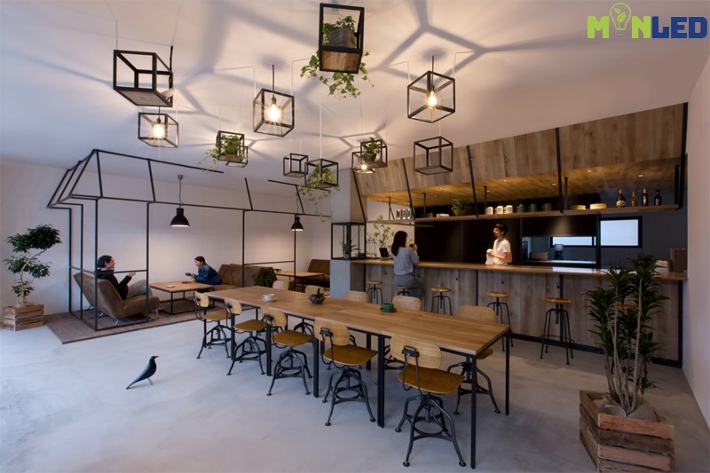 Quán Cafe sử dụng đèn thả trang trí làm chủ đạo